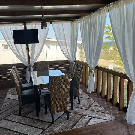 каравана кътче от рая تساريفو