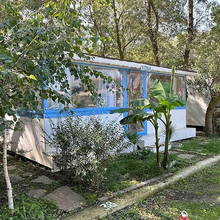 каравани съни и холи Campsite *