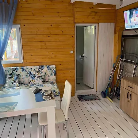 Campsite каравани съни и холи